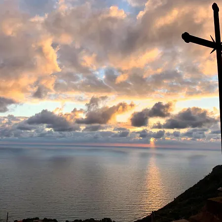 Tramonto Sul Mare Feriehus *