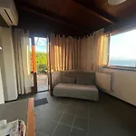 펜션 Tramonto Sul Mare 파라무라